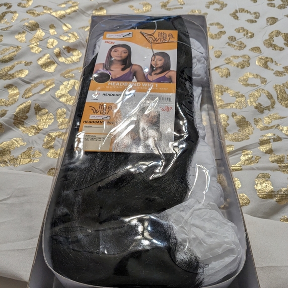 It's A Wig Headband Wig in the color 1 Black - Picture 2 of 5